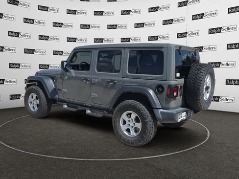 Used 2022 Jeep Wrangler Unlimited Sport w/ Sun And Sound Package AWD/4WD image 4