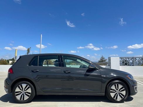 Used 2019 Volkswagen e-Golf SEL Premium image 7