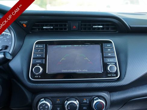 Used 2022 Nissan Kicks S FWD image 10