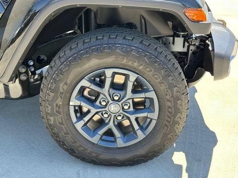 New 2026 Jeep Gladiator Sport AWD/4WD image 10