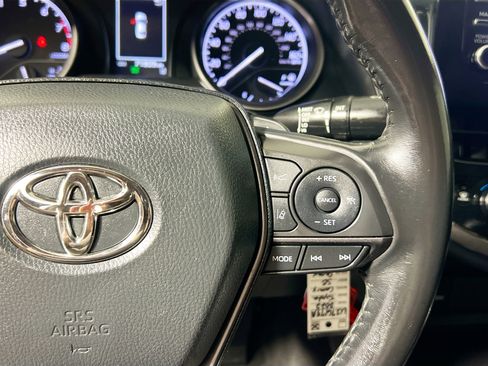 Used 2022 Toyota Camry SE image 13