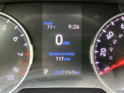 Used 2021 Toyota RAV4 LE FWD image 2
