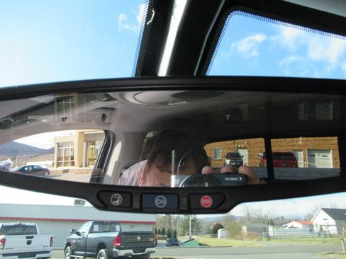 Used 2017 GMC Sierra 1500 SLE w/ SLE Value Package image 31