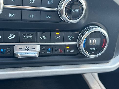 Used 2024 Ford Expedition Limited image 31