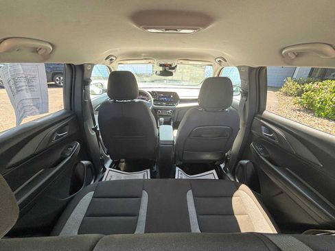 Used 2025 Chevrolet TrailBlazer LT AWD/4WD image 7