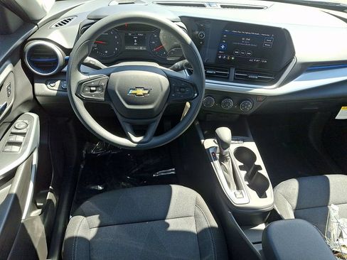 New 2026 Chevrolet Trax LS w/ LS Convenience Package FWD image 7