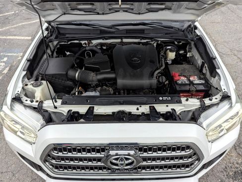 Used 2017 Toyota Tacoma TRD Sport w/ Tow Package (A/T) image 45