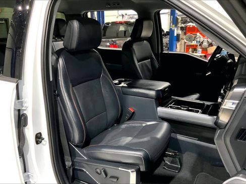 Used 2024 Ford F250 Lariat image 9