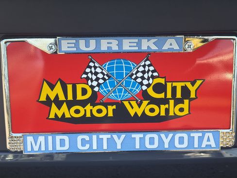 New 2026 Toyota Prius Plug-In Hybrid FWD image 2