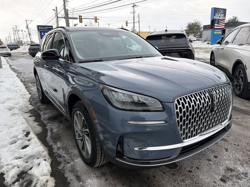 New 2026 Lincoln Corsair Premiere image 4