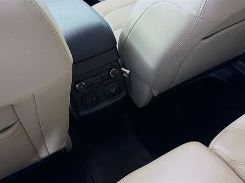 Used 2018 Ford Explorer Limited image 27