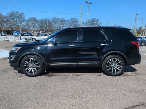 Used 2017 Ford Explorer Platinum image 5
