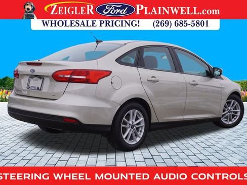 Used 2017 Ford Focus SE image 5