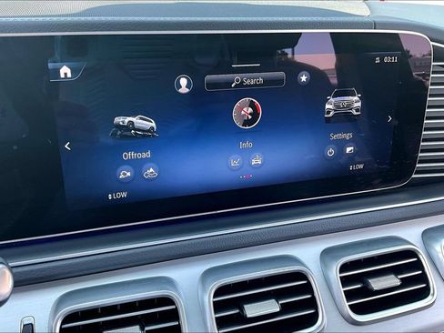 Used 2025 Mercedes-Benz GLS 450 4MATIC image 26