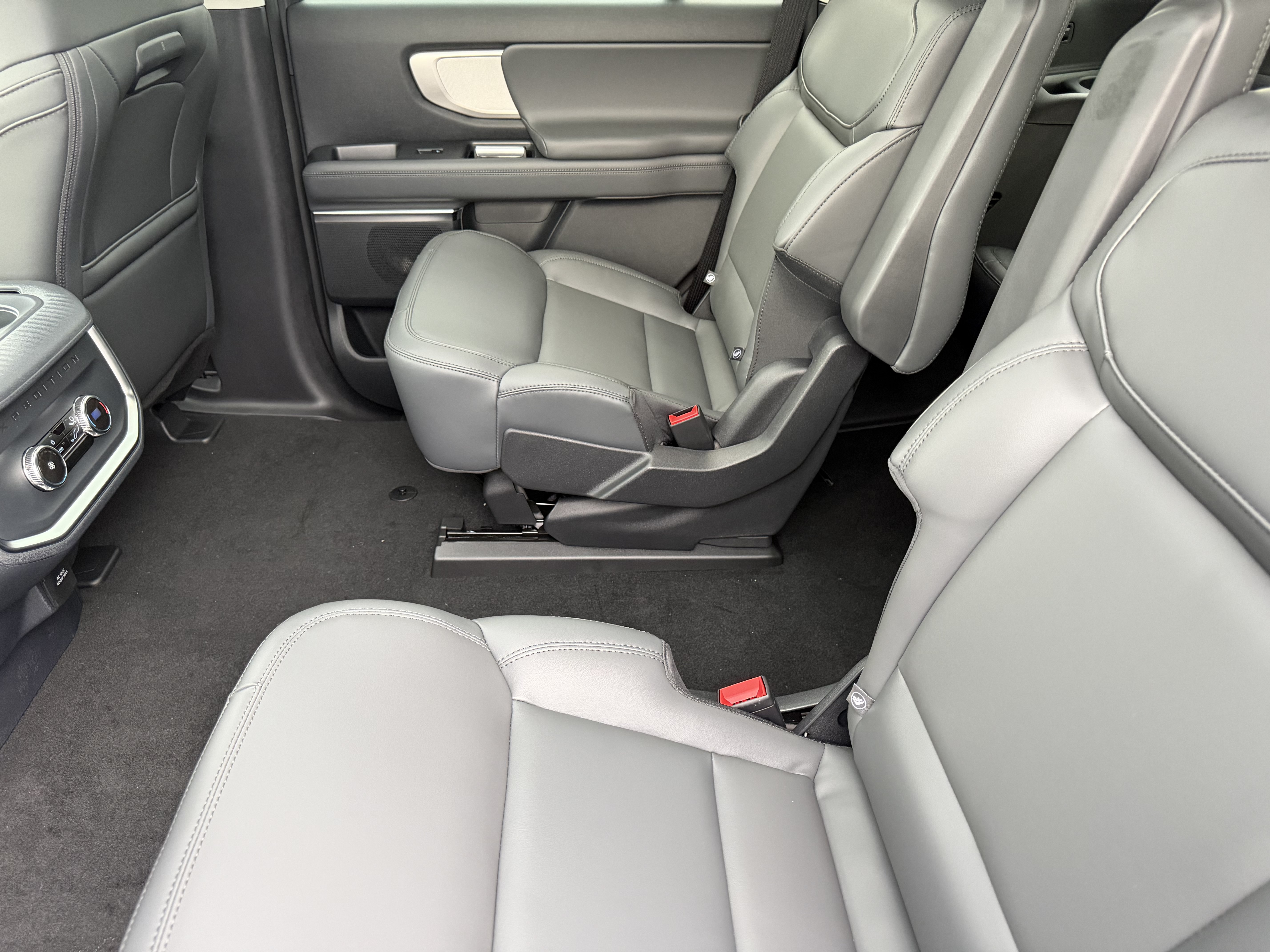 New 2027 Ford Expedition Active AWD/4WD image 11