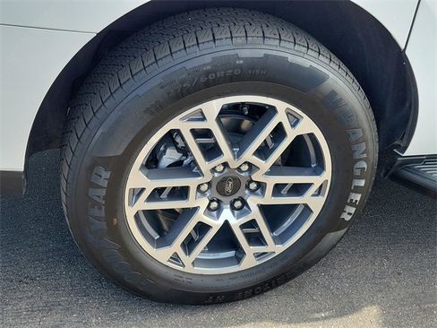 Certified 2025 Ford Expedition Max Active image 23