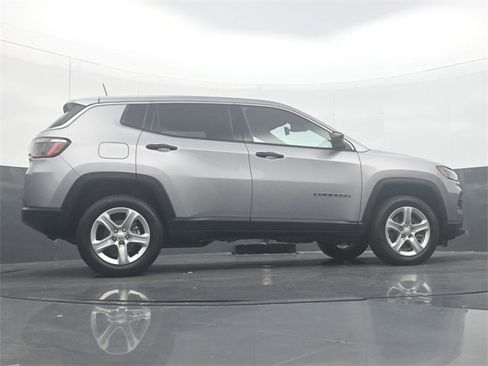Used 2023 Jeep Compass Sport image 34