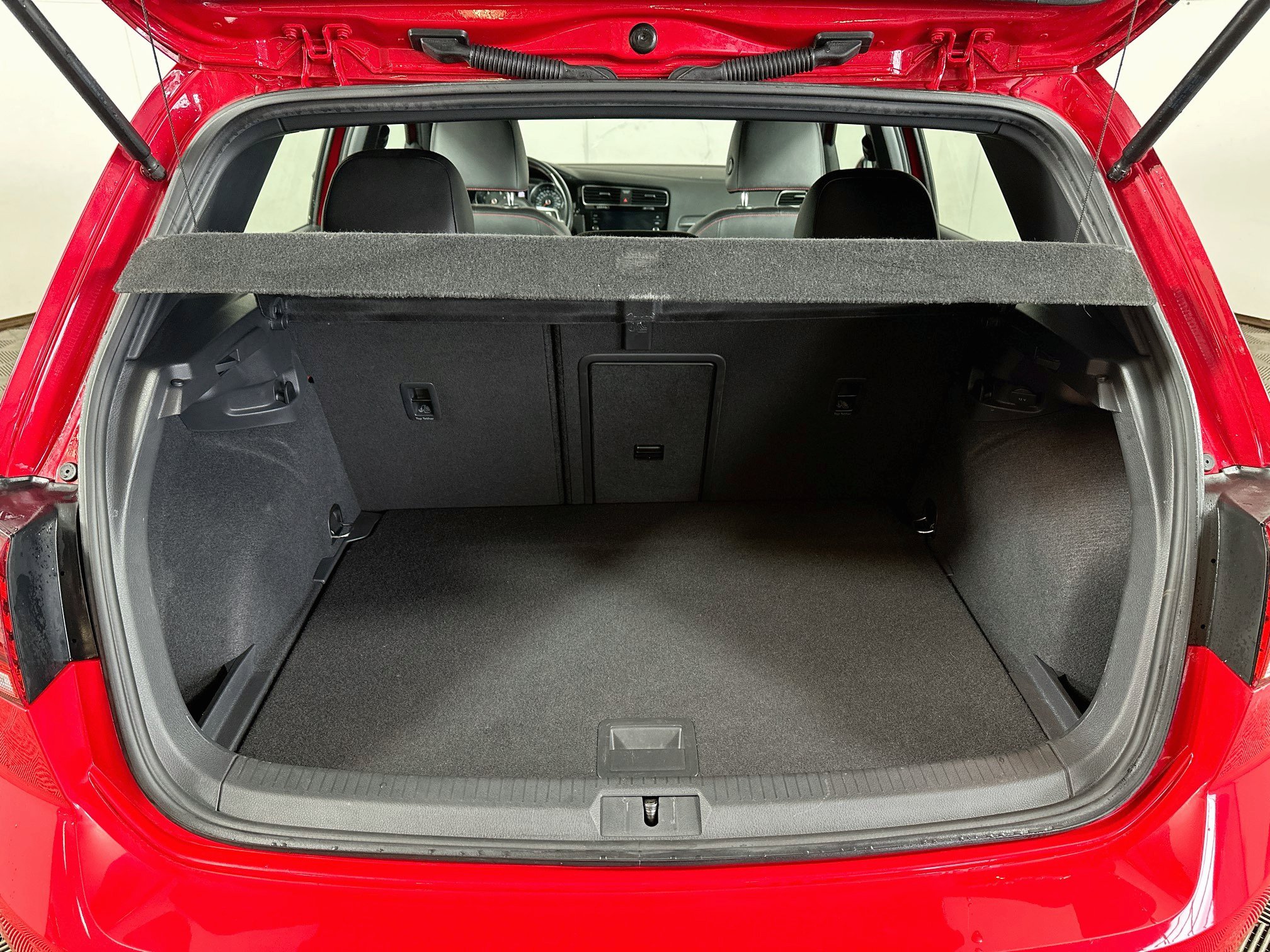 Used 2019 Volkswagen GTI SE FWD image 23