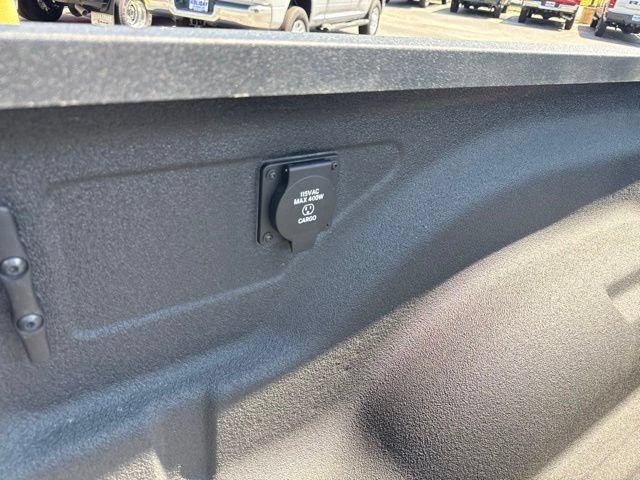 New 2026 RAM 2500 Laramie AWD/4WD image 19