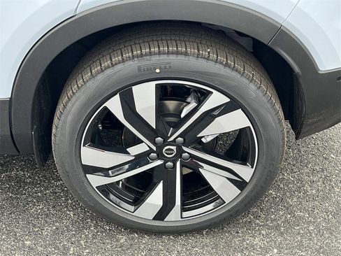 New 2026 Volvo XC40 B5 Ultra w/ Climate Package image 11