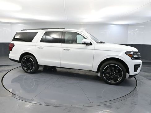 Used 2023 Ford Expedition Max Limited image 4