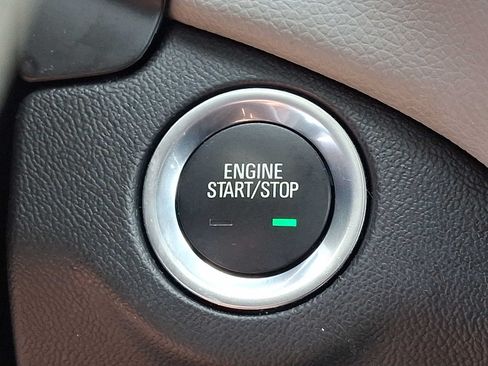 Used 2024 Chevrolet Equinox LS AWD/4WD image 24
