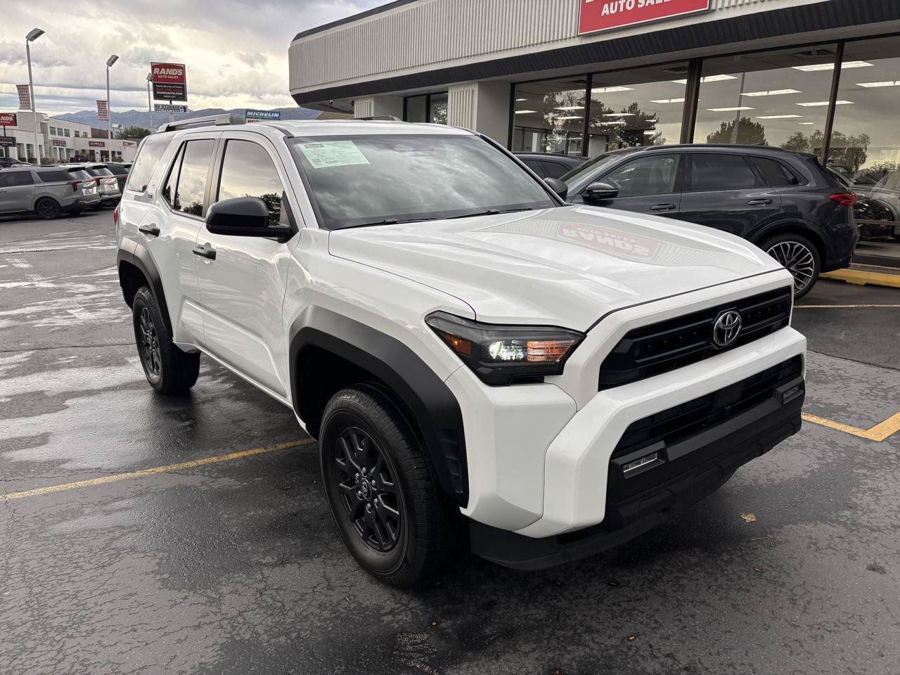 Used 2025 Toyota 4Runner SR5 AWD/4WD image 2