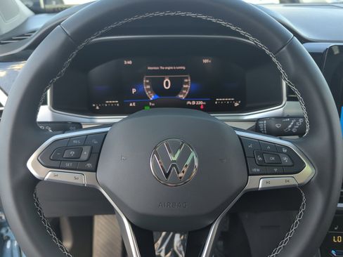 New 2025 Volkswagen Taos SE image 9
