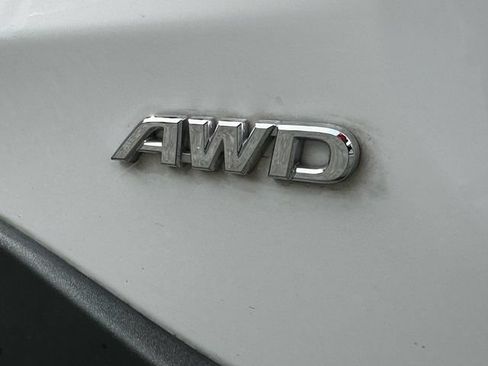 Used 2025 Toyota RAV4 XLE AWD/4WD image 13