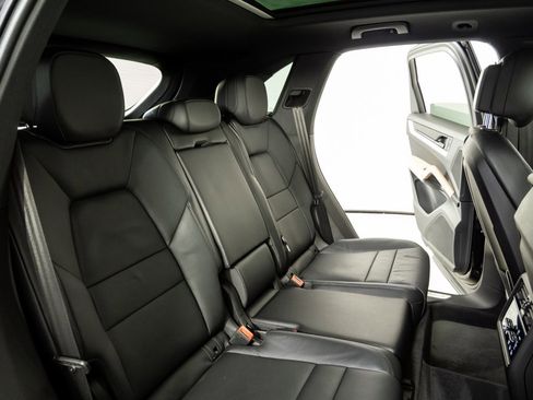 Certified 2024 Porsche Cayenne image 22