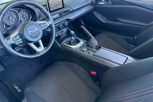 Used 2016 MAZDA MX-5 Miata Club RWD image 11