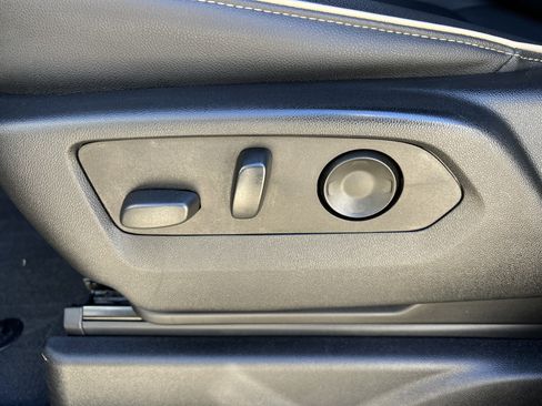 Used 2021 GMC Yukon SLT image 28