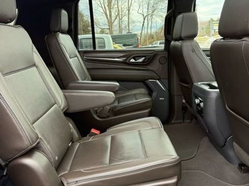 Used 2021 GMC Yukon XL Denali image 19