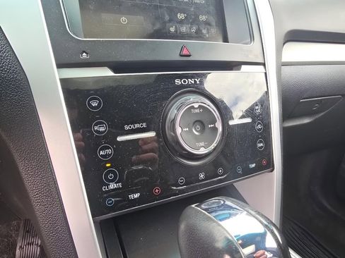 Used 2015 Ford Explorer Sport w/ Equipment Group 401A AWD/4WD image 19