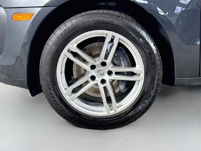 Used 2023 Porsche Macan w/ Premium Package Plus AWD/4WD image 37