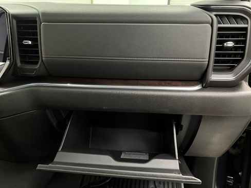 Used 2025 GMC Sierra 1500 SLT image 31