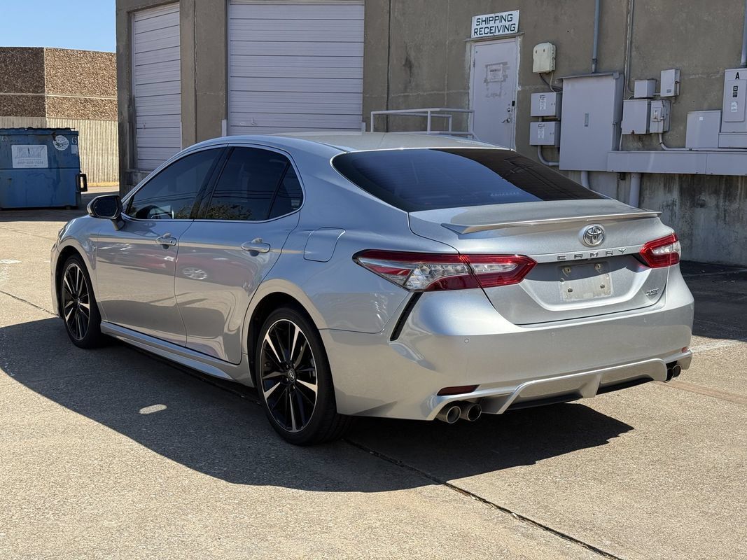 Used 2018 Toyota Camry XSE FWD image 6