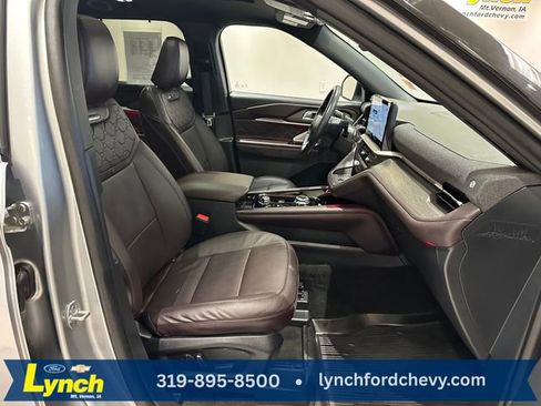 Used 2025 Ford Explorer Platinum w/ LUX Leather Package image 9