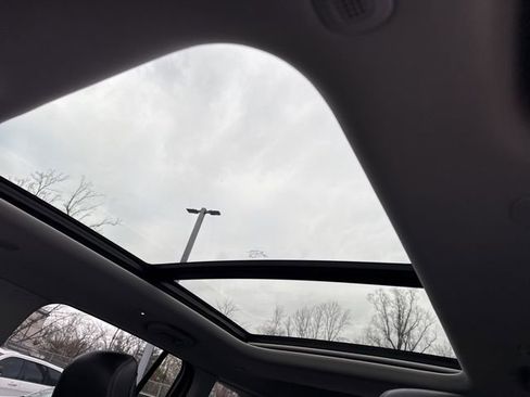 Certified 2022 Jeep Grand Cherokee Limited w/ MOPAR Finishing Package image 5