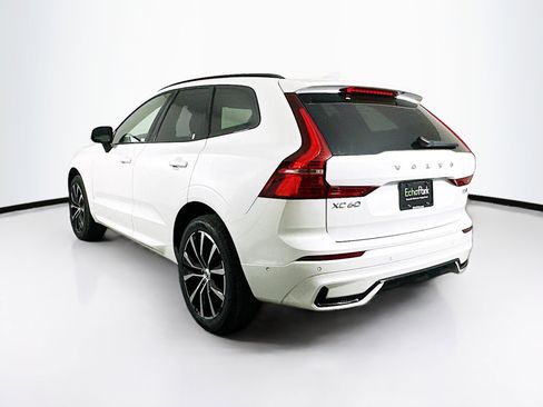 Used 2025 Volvo XC60 B5 Plus image 5