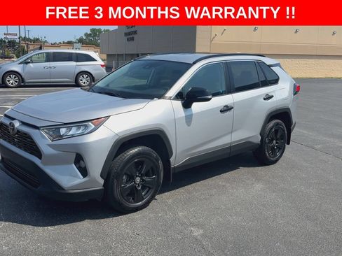 Used 2021 Toyota RAV4 XLE AWD/4WD image 4