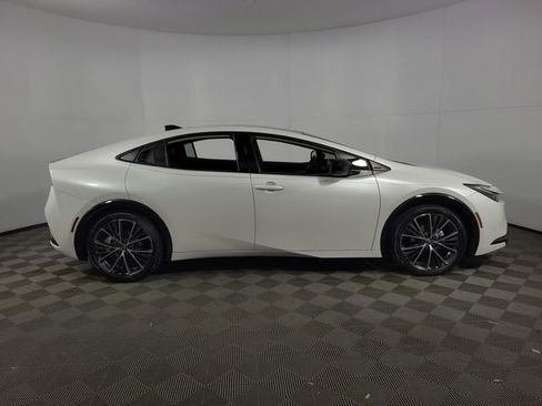 Used 2024 Toyota Prius XLE image 10