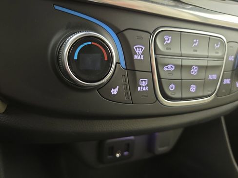 Certified 2023 Chevrolet Traverse LT image 27