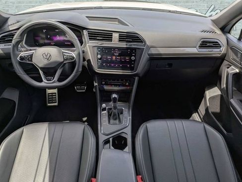 Certified 2023 Volkswagen Tiguan SE R-Line FWD image 16
