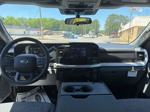 New 2025 Ford F250 XLT w/ FX4 Off-Road Package AWD/4WD image 11