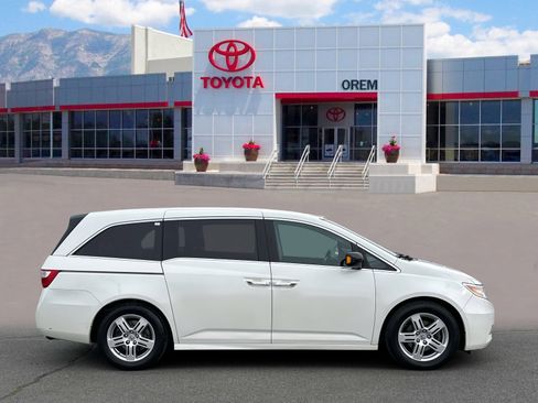 Used 2013 Honda Odyssey Touring image 3