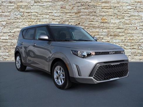 New 2025 Kia Soul LX image 2
