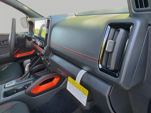 New 2026 Nissan Frontier PRO-4X w/ Pro-4x Convenience Package image 15