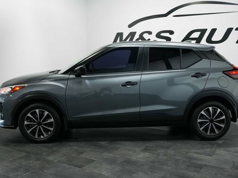 Used 2021 Nissan Kicks S FWD image 3