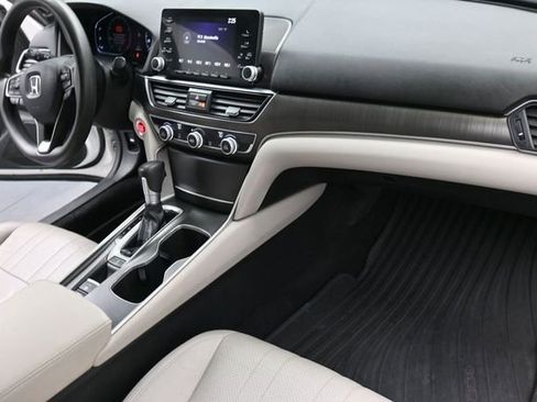 Used 2018 Honda Accord LX image 27